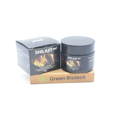 Une plante naturelle extrait de la résine Shilajit de l'Himalaya dans un pot