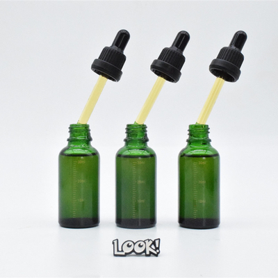 Produits faits à partir huile de teinture de spectre des produits pétroliers de l'extrait CBD de chanvre de la pleine CBD